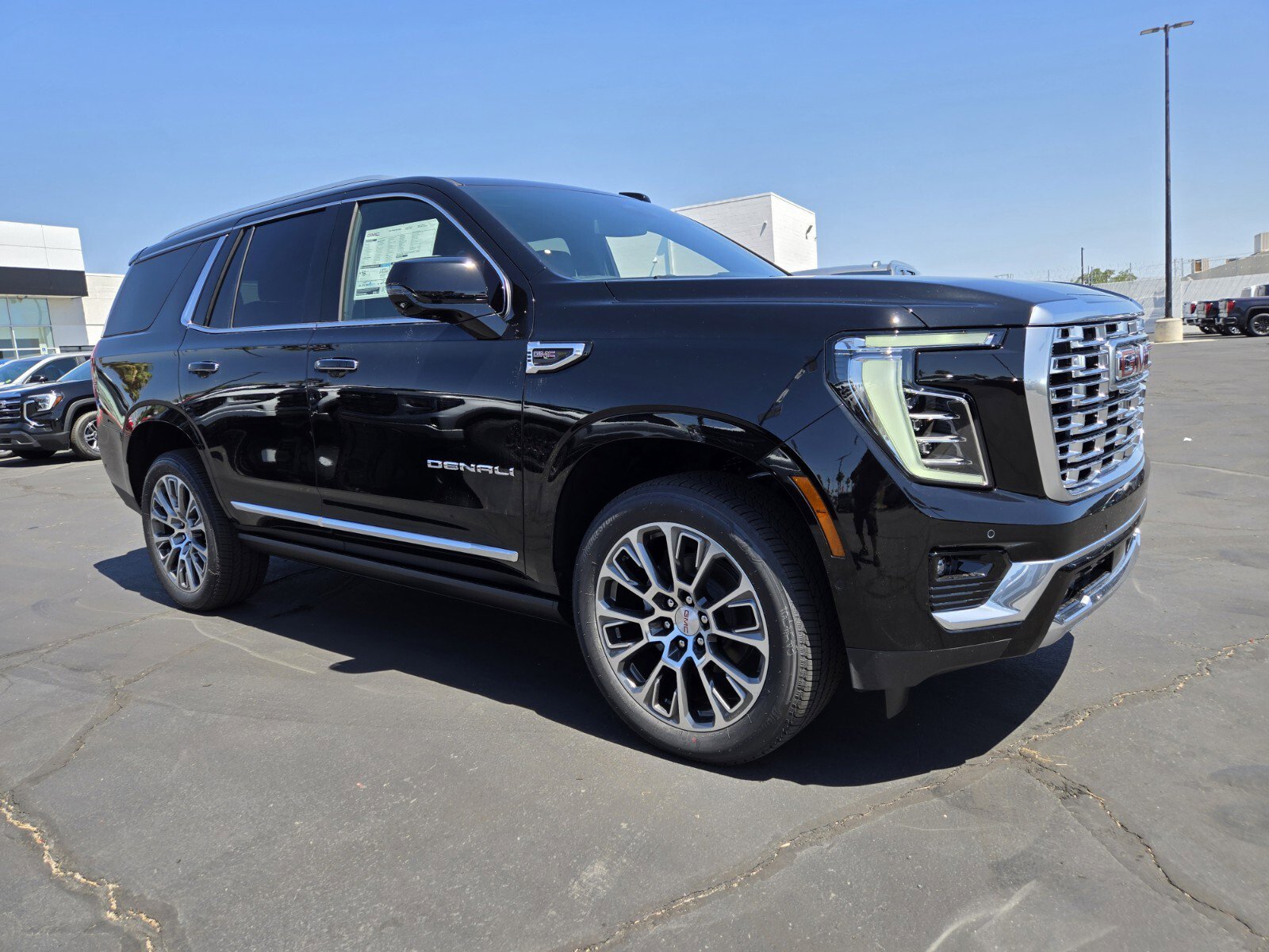 New 2025 GMC Yukon Denali w/ Sun & Power Step Package