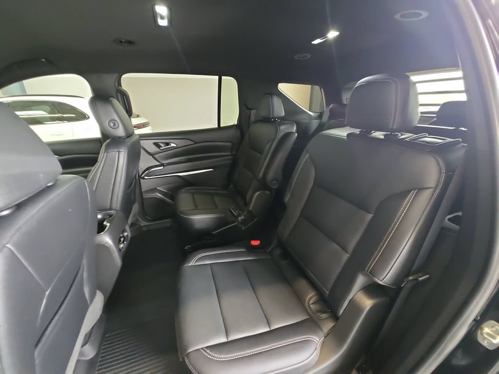 Certified 2025 Chevrolet Traverse LT w/ Midnight/Sport Edition AWD/4WD image 28