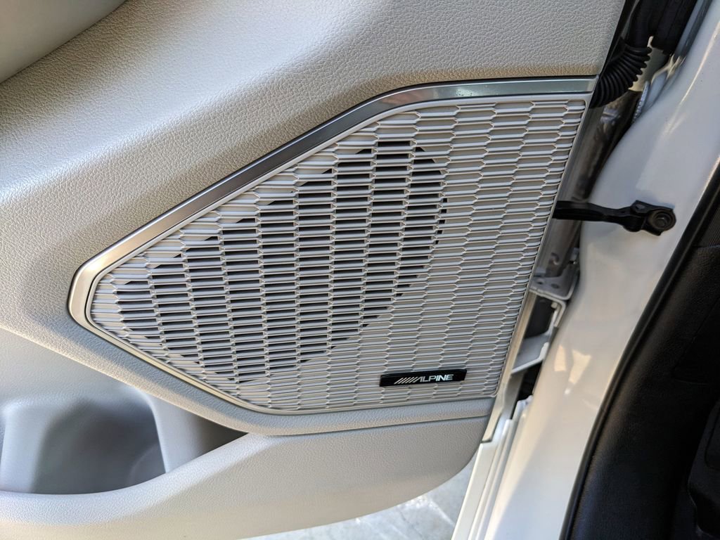 Used 2022 Jeep Grand Cherokee Summit w/ Luxury Tech Group V image 24