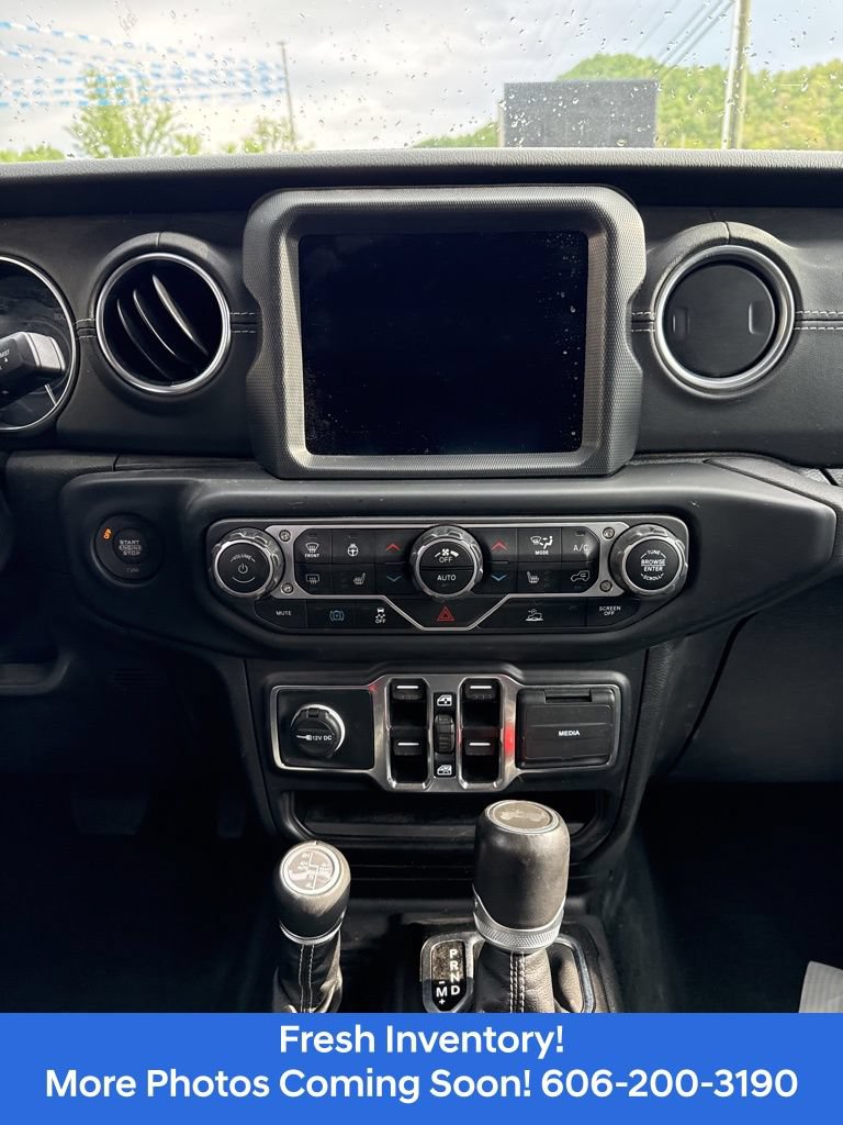 Used 2022 Jeep Wrangler Unlimited Sahara w/ Cold Weather Group AWD/4WD image 9