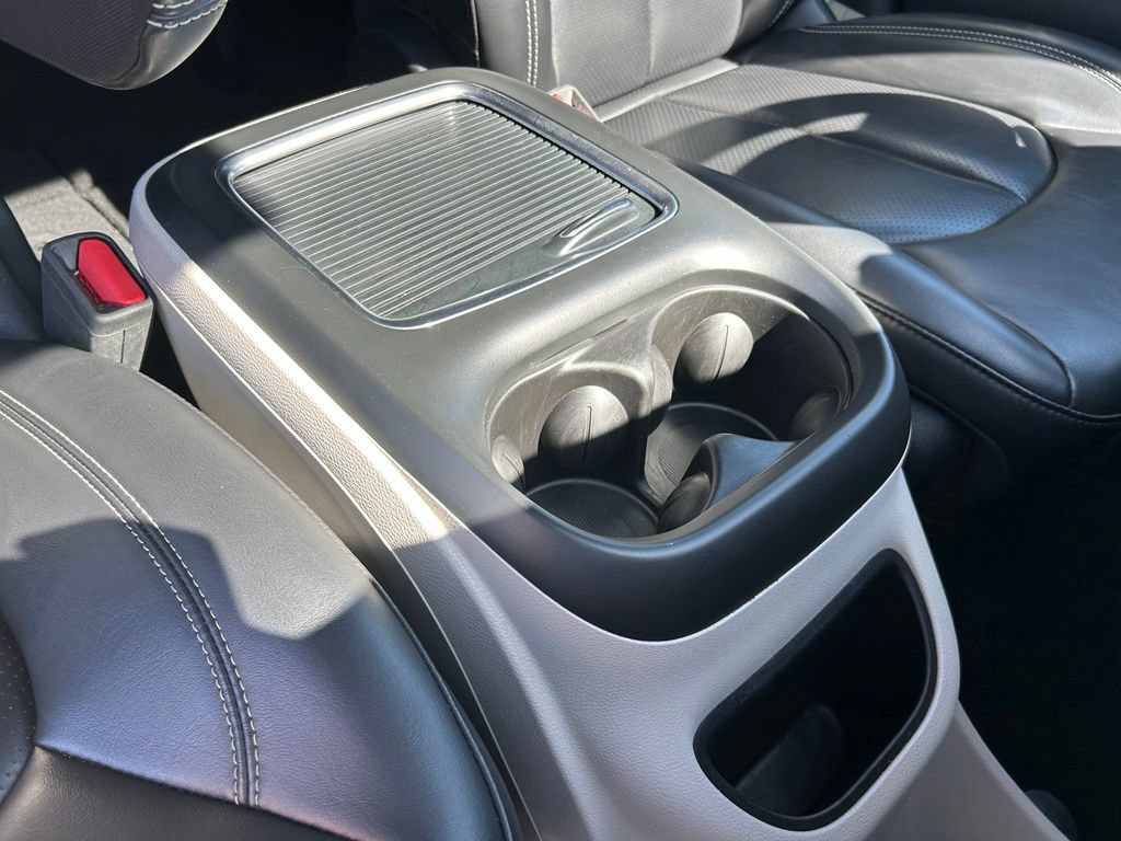 Used 2023 Chrysler Pacifica Touring-L FWD image 40