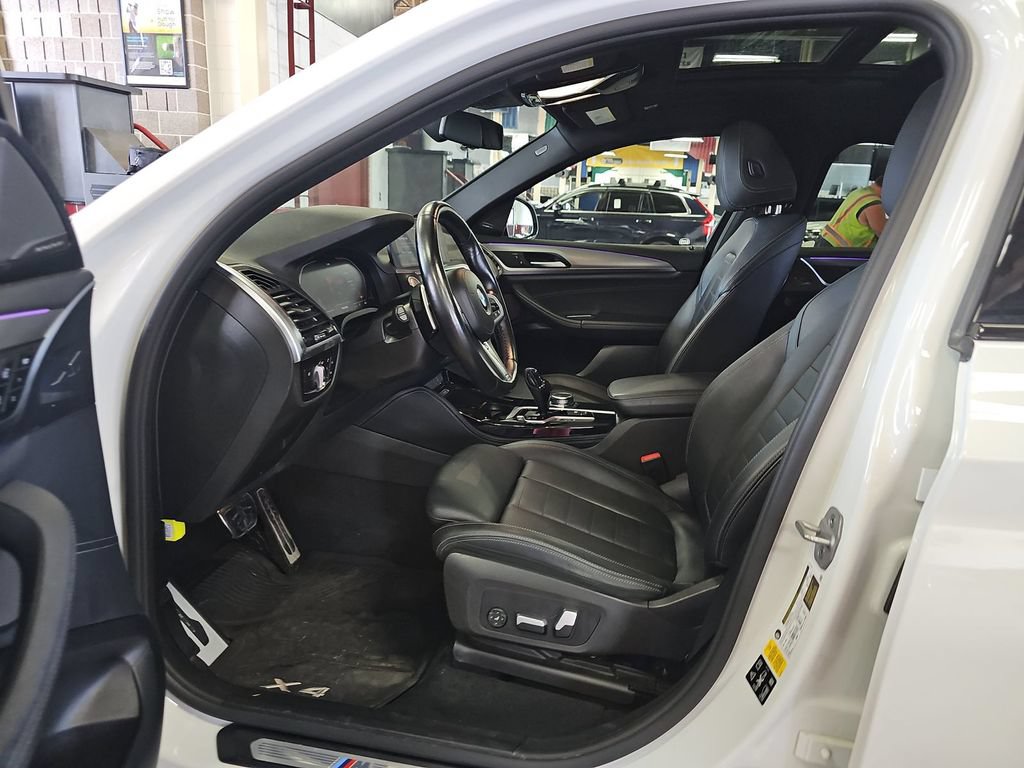 Used 2021 BMW X4 xDrive30i AWD/4WD image 3