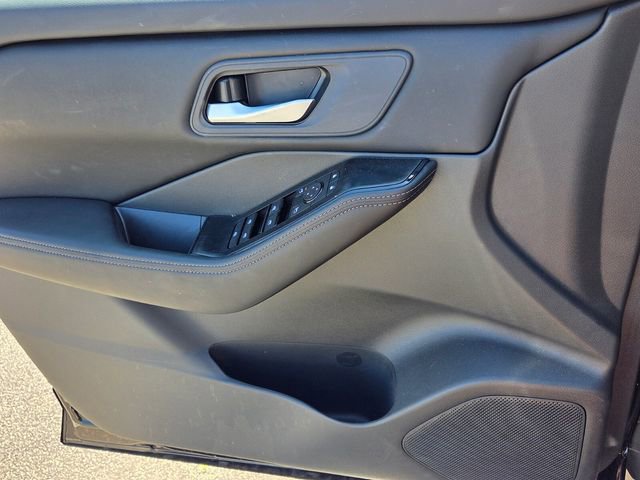 Used 2026 Nissan Rogue SV FWD image 28