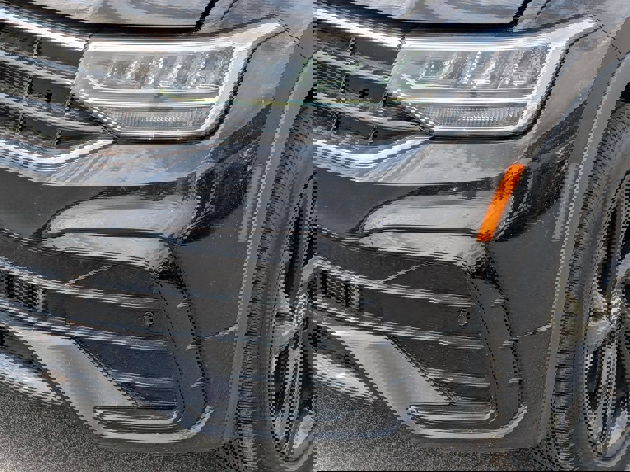 Used 2024 Volkswagen Tiguan SE R-Line image 9