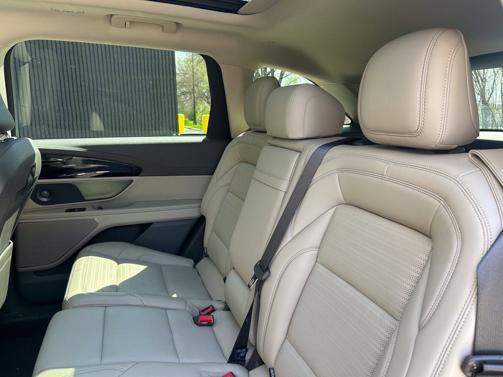 Used 2025 Lincoln Nautilus Reserve AWD/4WD image 11