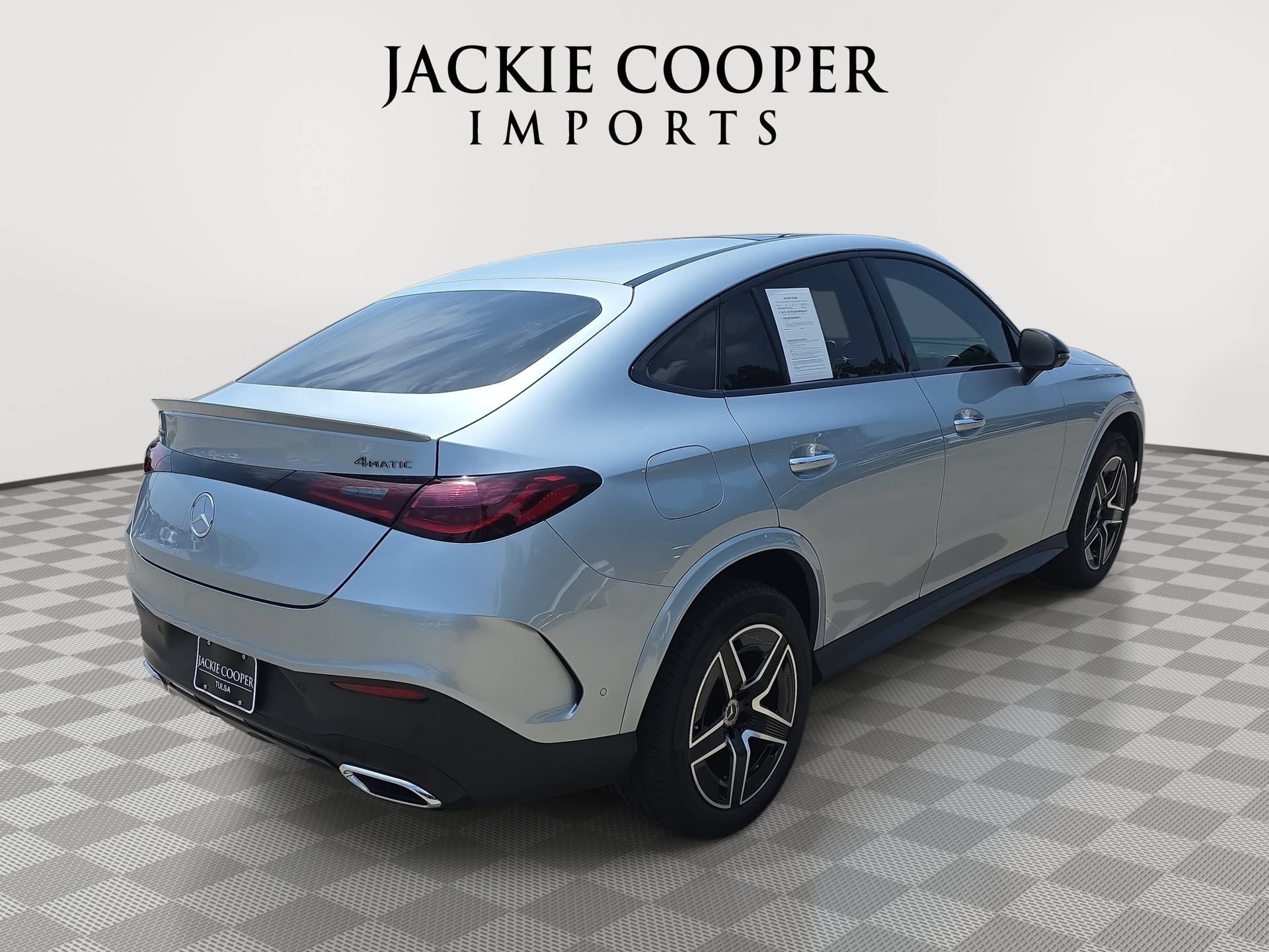 Used 2024 Mercedes-Benz GLC 300 4MATIC image 5