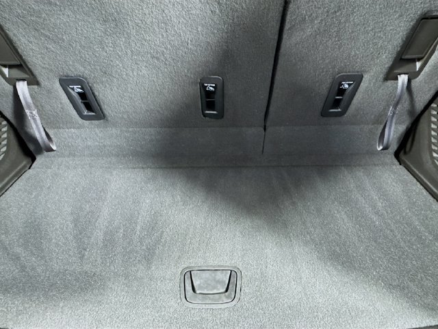 Used 2023 Chevrolet Tahoe Z71 AWD/4WD image 32