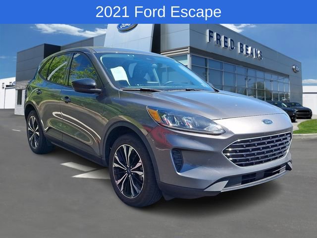 Used 2021 Ford Escape SE w/ SE Sport Appearance Package AWD/4WD image 1