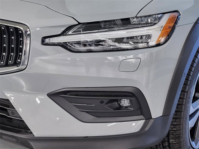 New 2026 Volvo V60 B5 Cross Country Plus w/ Protection Package Premier image 12