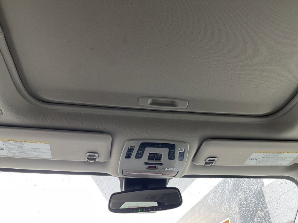 Used 2024 Toyota Sienna XLE w/ XLE Plus Package FWD image 11