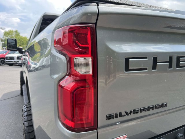 Used 2024 Chevrolet Silverado 1500 LT Trail Boss w/ Convenience Package II AWD/4WD image 15
