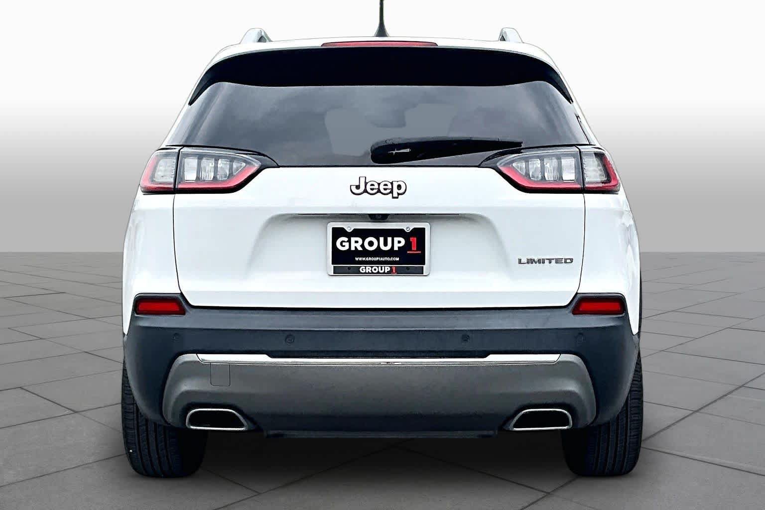 Used 2019 Jeep Cherokee Limited w/ Technology Group FWD image 5