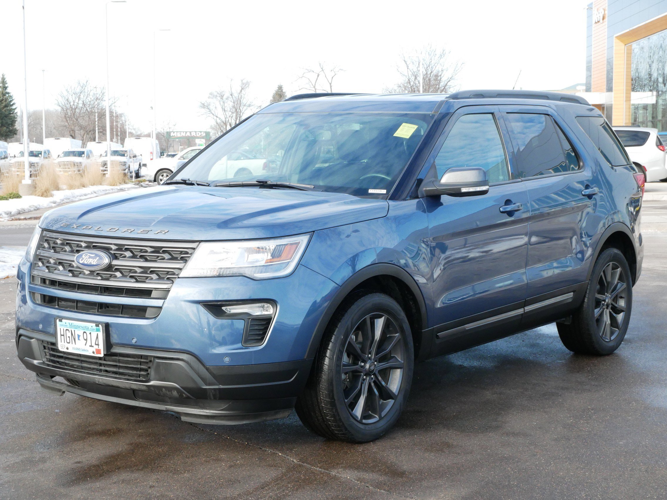 Used 2018 Ford Explorer XLT w/ Equipment Group 202A image 4