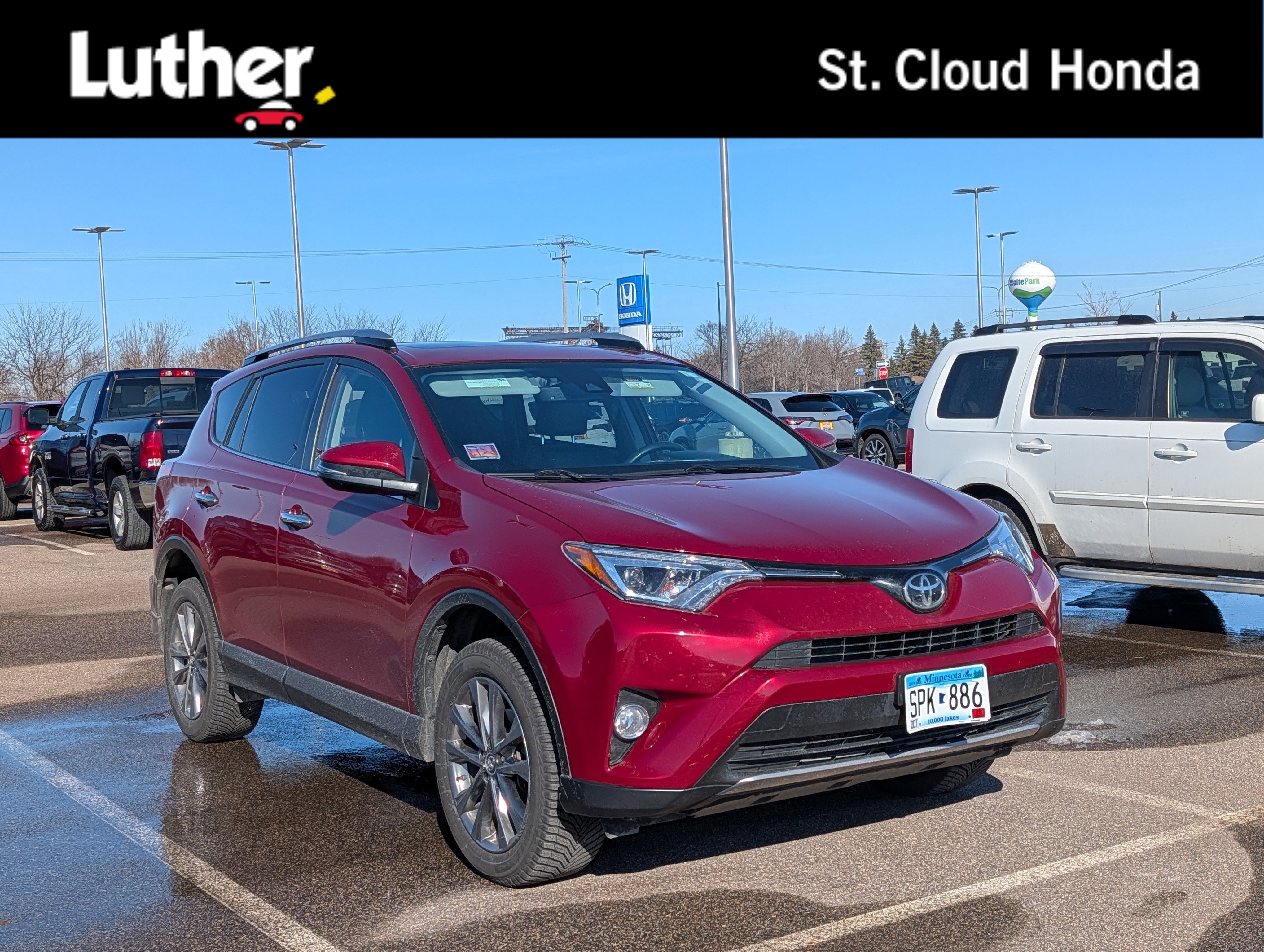Used 2018 Toyota RAV4 Limited image 1