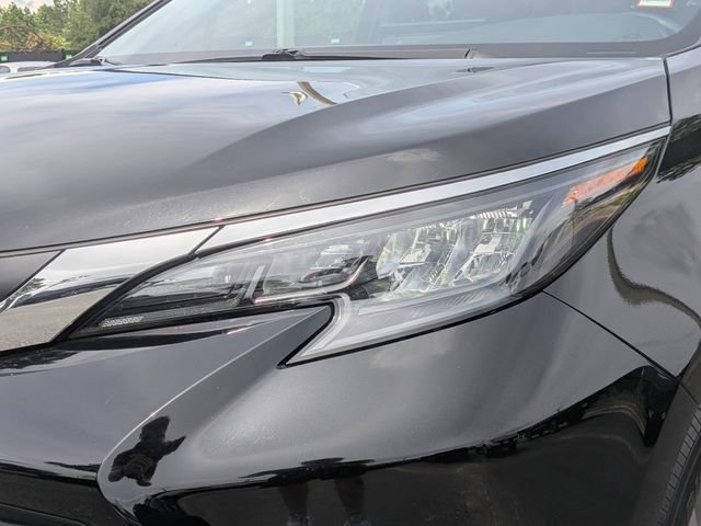 Used 2026 Toyota Sienna LE FWD image 11