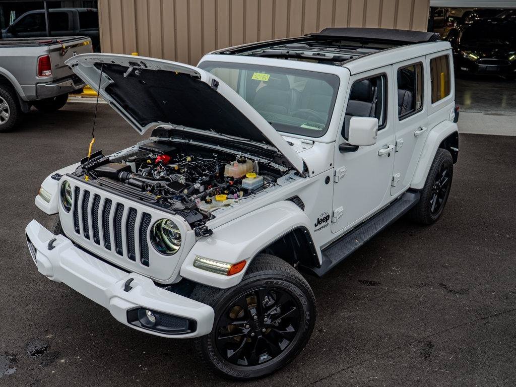 Used 2022 Jeep Wrangler Unlimited Sahara AWD/4WD image 10