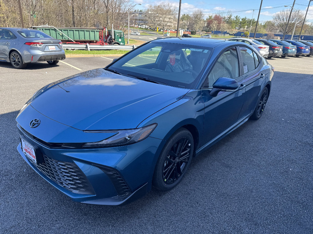 New 2026 Toyota Camry SE image 2