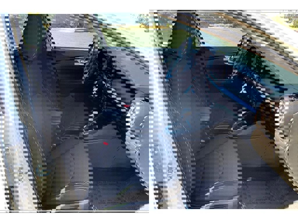 Used 2023 Kia Forte LXS image 7