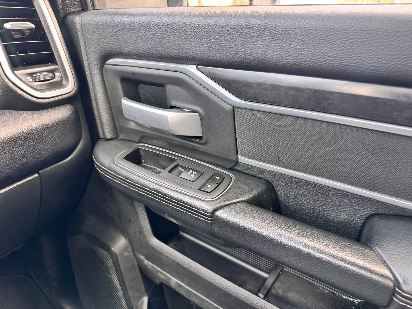 Used 2024 RAM 2500 Big Horn AWD/4WD image 23