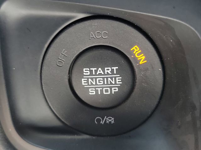 Used 2024 Jeep Gladiator Mojave w/ Technology Group AWD/4WD image 28