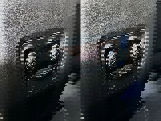 Used 2021 Chevrolet Suburban Z71 w/ Luxury Package image 29