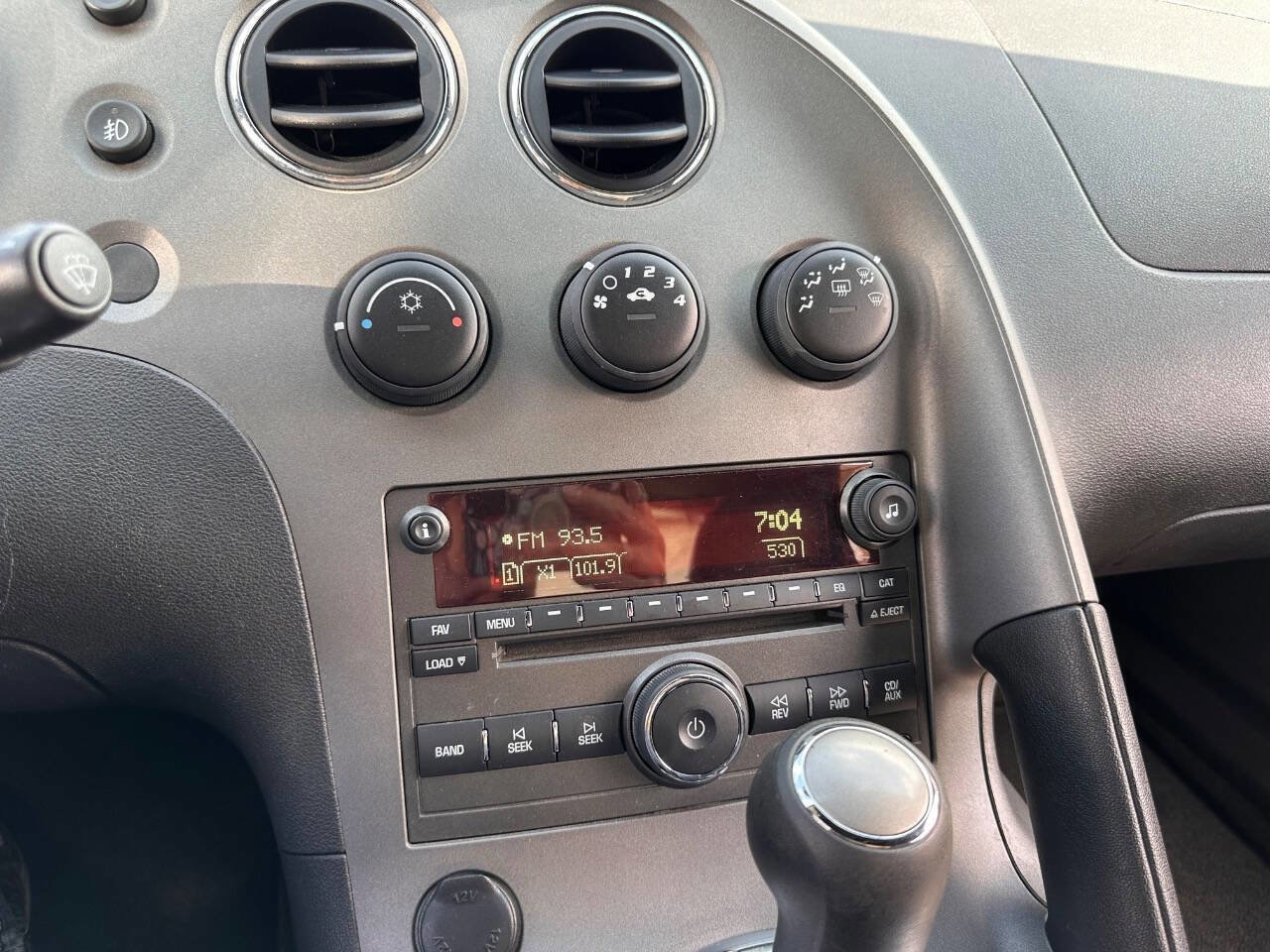 Used 2008 Pontiac Solstice Convertible w/ Premium Package RWD image 24