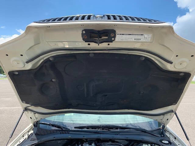 Used 2001 Lincoln LS image 3