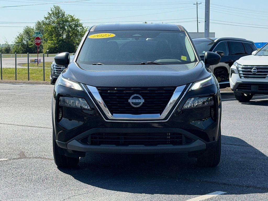Used 2023 Nissan Rogue S AWD/4WD image 10