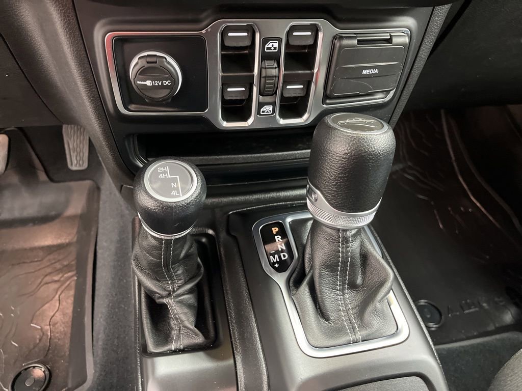 Used 2024 Jeep Gladiator Sport AWD/4WD image 15