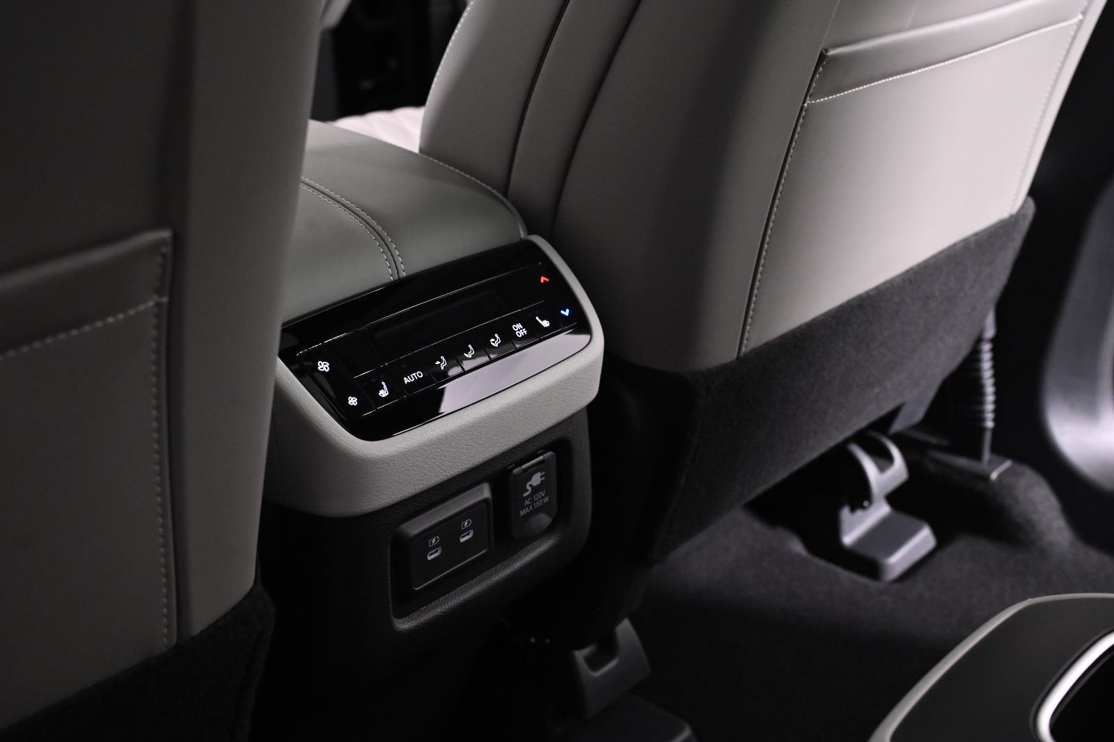 Used 2026 INFINITI QX60 Autograph w/ Dark Cargo Package AWD/4WD image 32