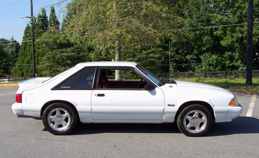 Used 1992 Ford Mustang LX RWD image 5