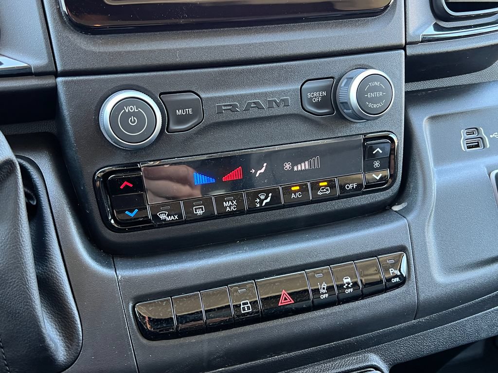 New 2026 RAM ProMaster 2500 w/ Crew Van Package FWD image 24