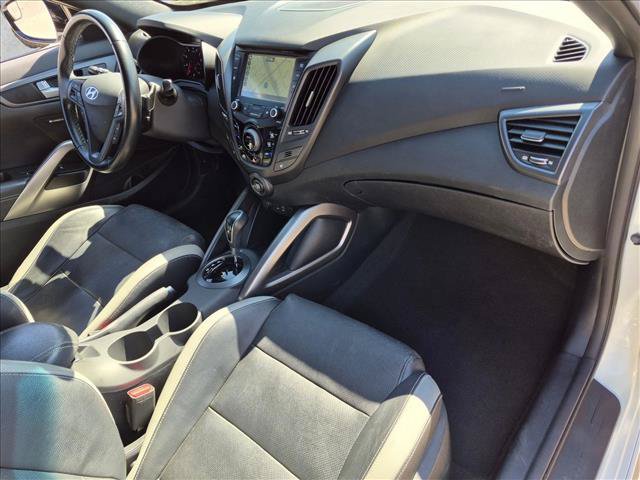 Used 2016 Hyundai Veloster Turbo w/ Option Group 04 FWD image 21