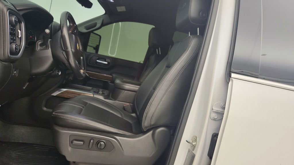Used 2022 Chevrolet Silverado 2500 High Country w/ Technology Package AWD/4WD image 15