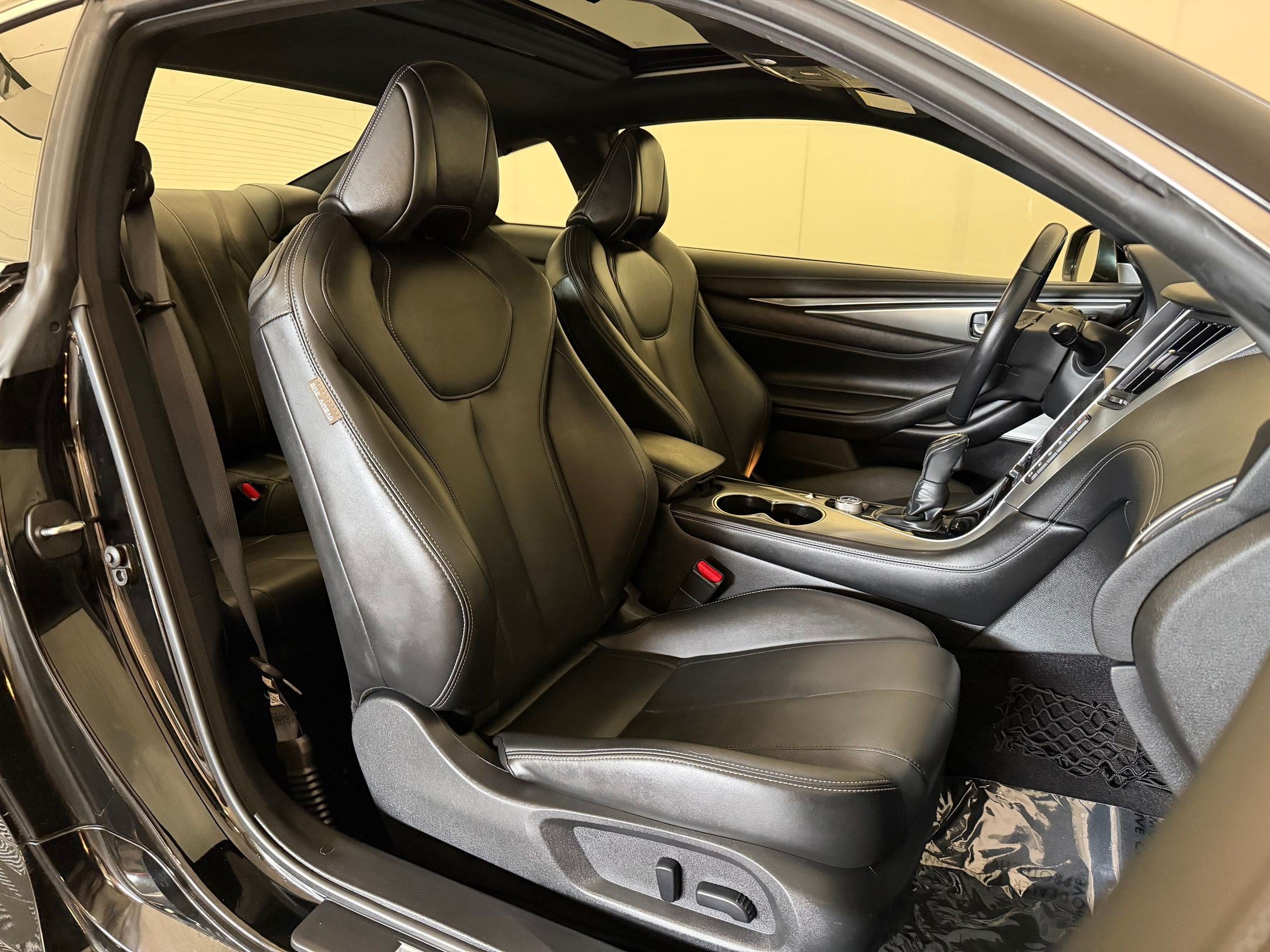 Used 2017 INFINITI Q60 3.0t w/ Premium Plus Package 3.0T AWD/4WD image 28