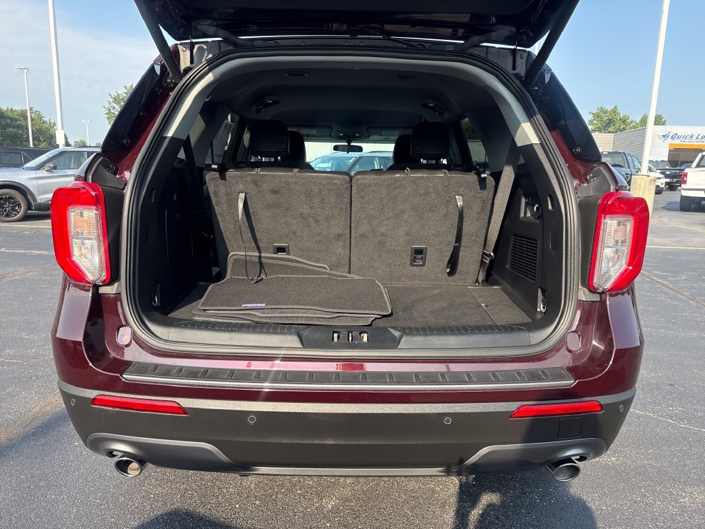 Used 2023 Ford Explorer XLT w/ Equipment Group 202A AWD/4WD image 15