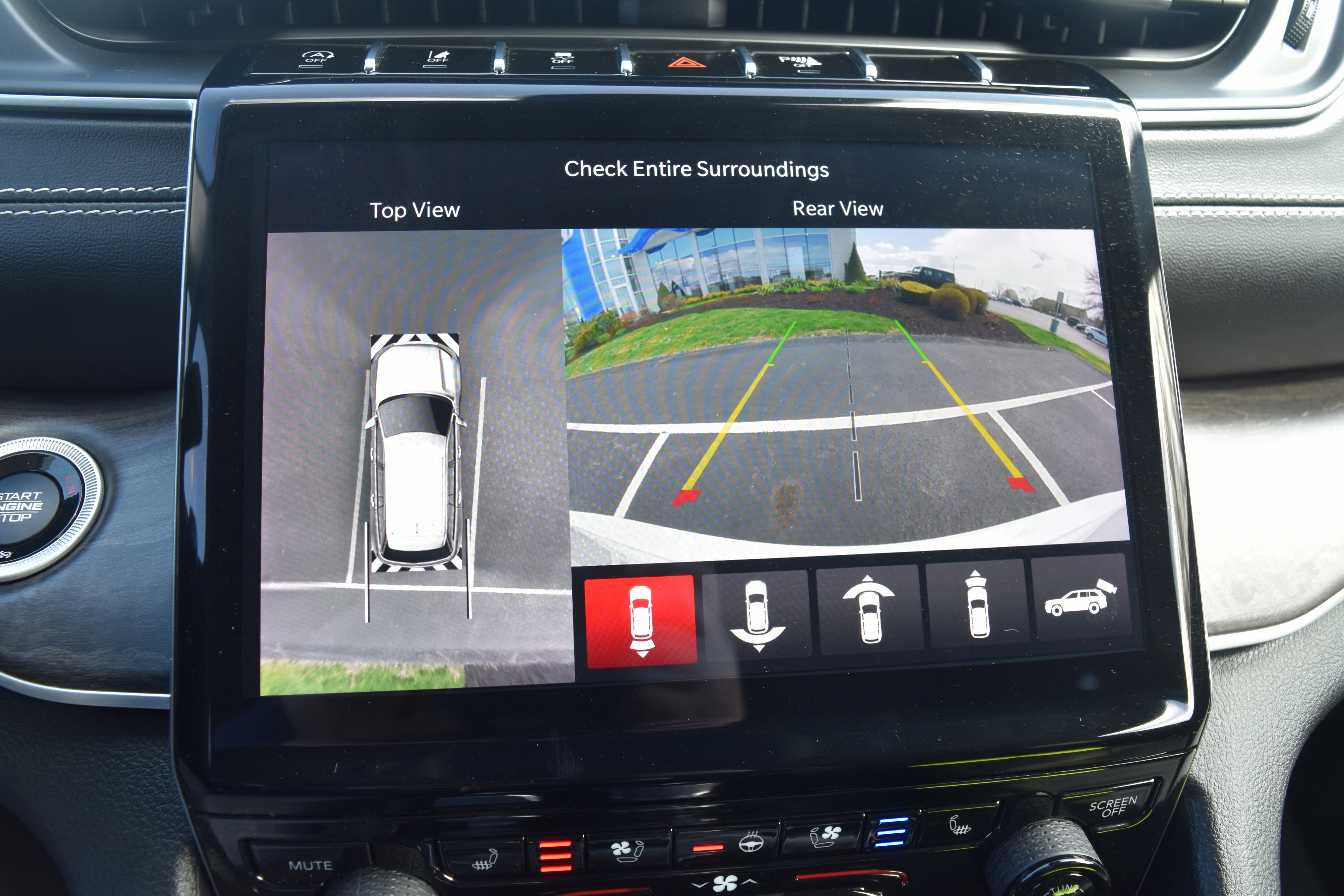 Used 2023 Jeep Grand Cherokee Limited w/ Luxury Tech Group II AWD/4WD image 22