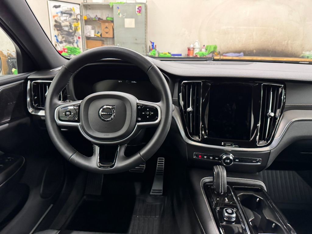 Used 2022 Volvo S60 T8 R-Design w/ Advanced Package image 17