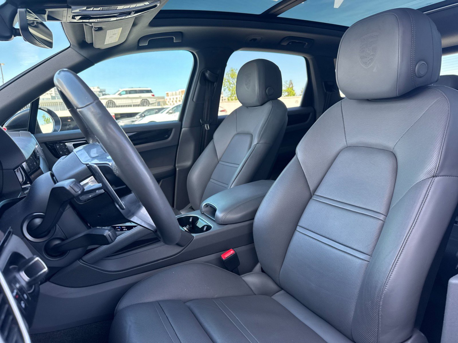 Certified 2023 Porsche Cayenne image 5