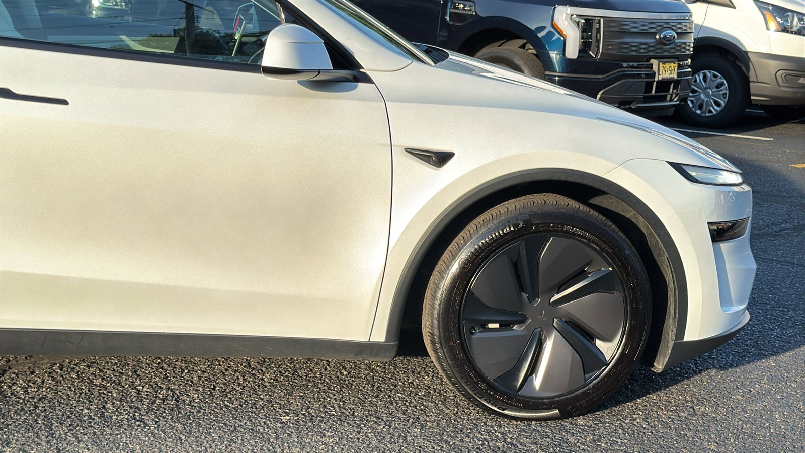Used 2026 Tesla Model Y 2WD image 5