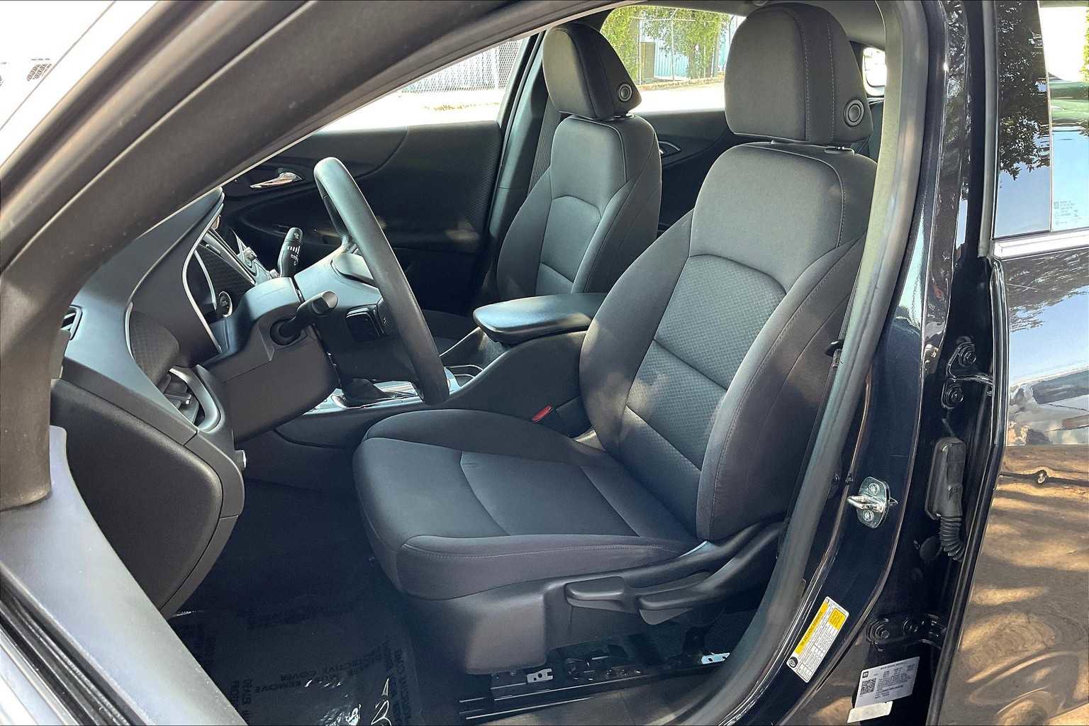 Used 2023 Chevrolet Malibu LS image 7