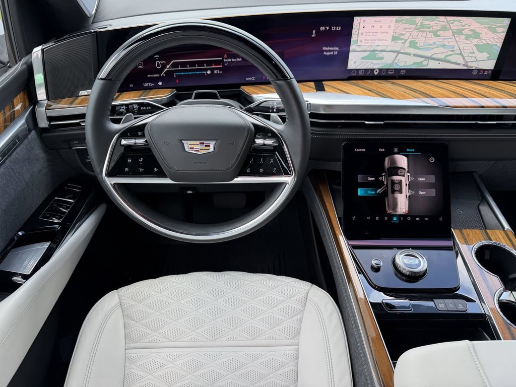 Certified 2025 Cadillac Escalade ESV Sport Platinum w/ LPO, ONYX Package AWD/4WD image 16