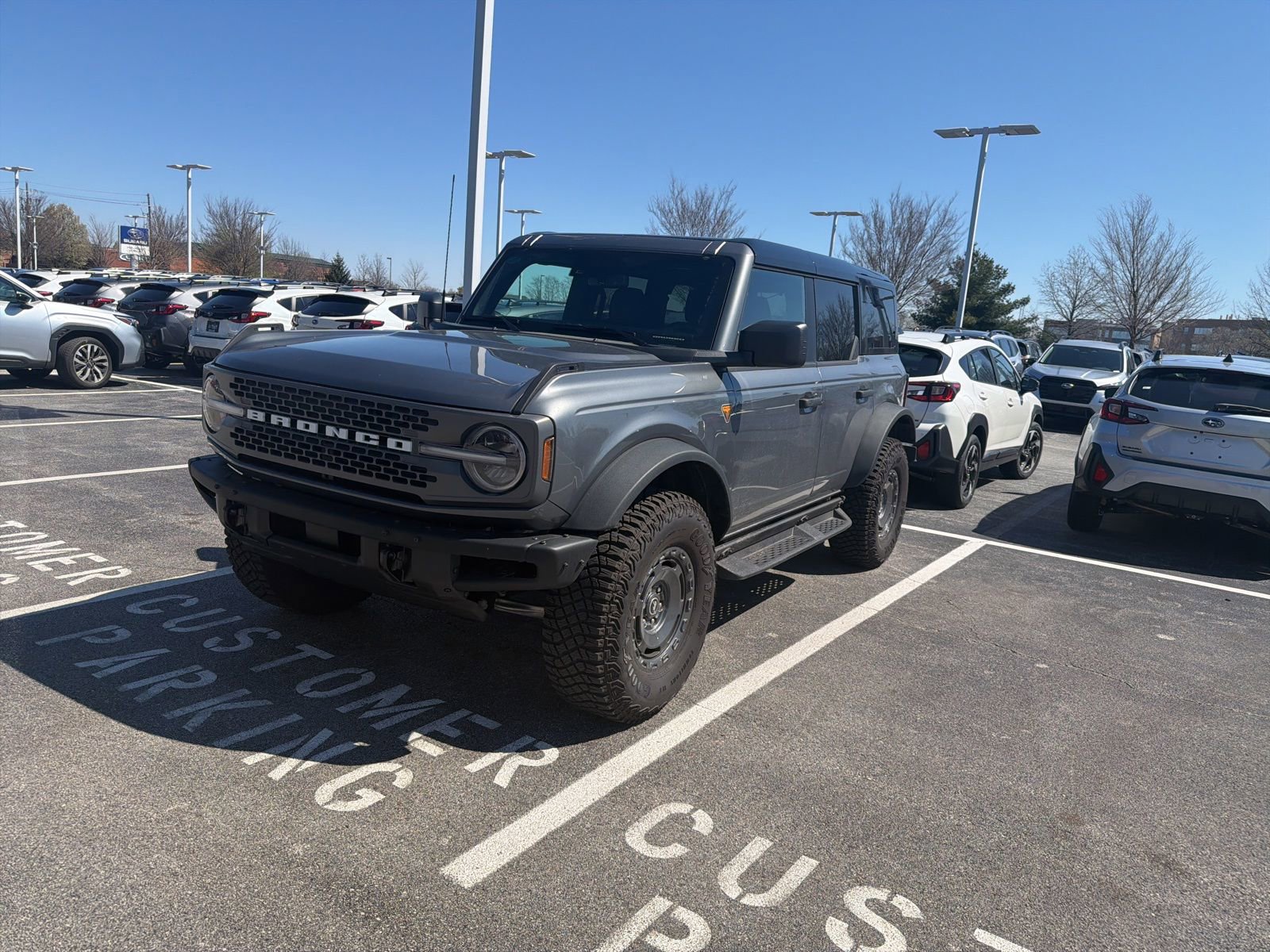 Used 2024 Ford Bronco Badlands image 3