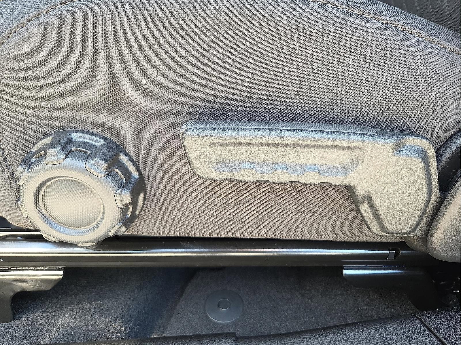 New 2025 Jeep Gladiator Mojave w/ Steel Bumper Group image 15