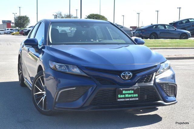 Used 2024 Toyota Camry SE image 2
