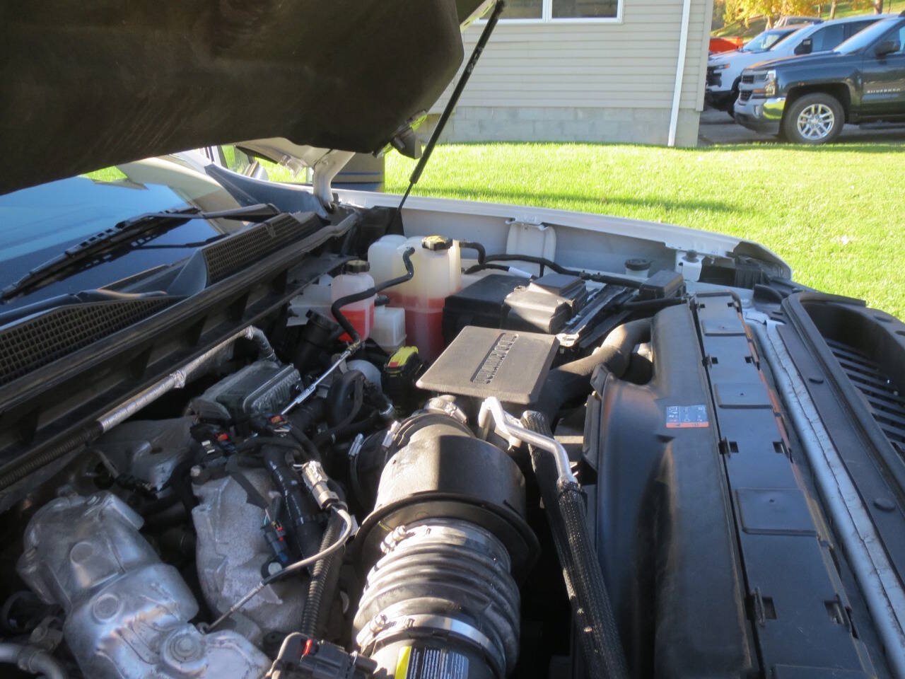 Used 2023 Chevrolet Silverado 2500 LT AWD/4WD image 16
