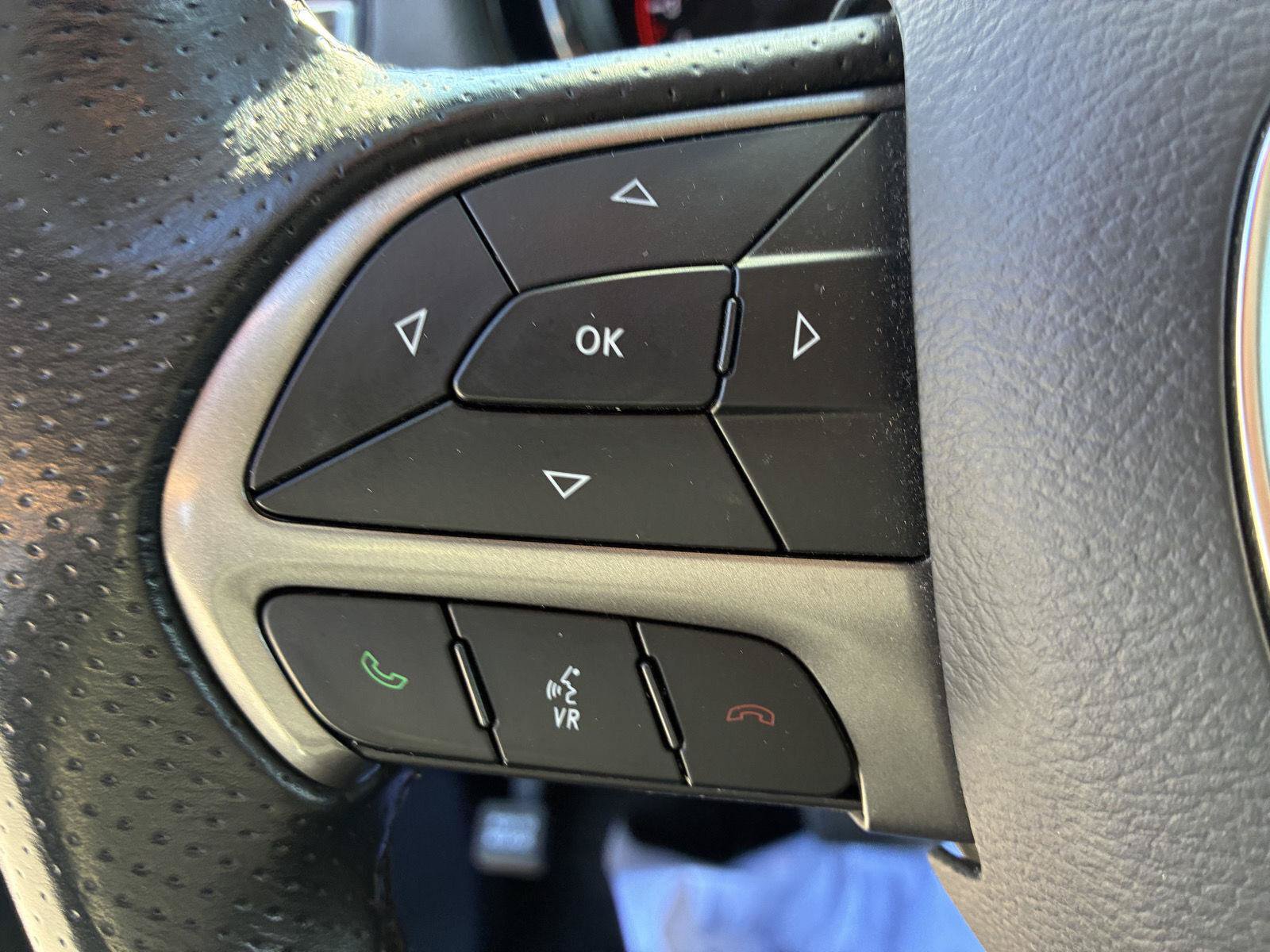 Used 2022 Dodge Durango SXT AWD/4WD image 23