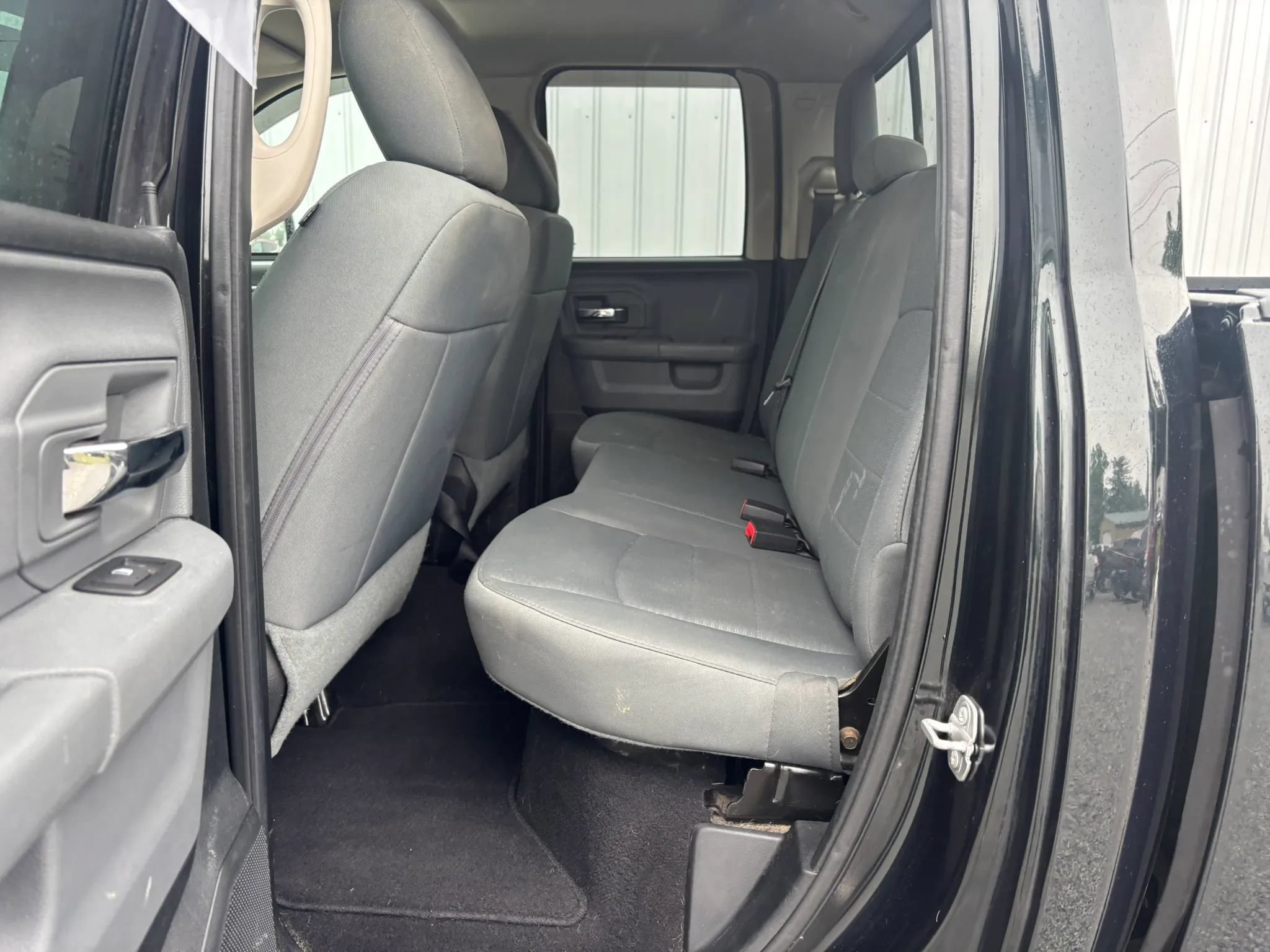 Used 2016 RAM 1500 Classic SLT AWD/4WD image 18