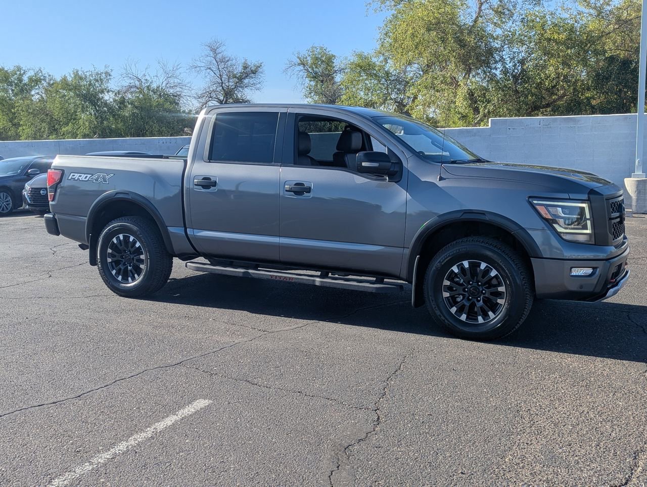 Used 2021 Nissan Titan PRO-4X w/ Pro-4x Convenience Package AWD/4WD image 7