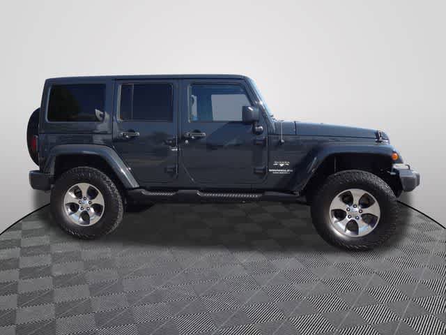 Used 2017 Jeep Wrangler Unlimited Sahara w/ Max Tow Package AWD/4WD image 4